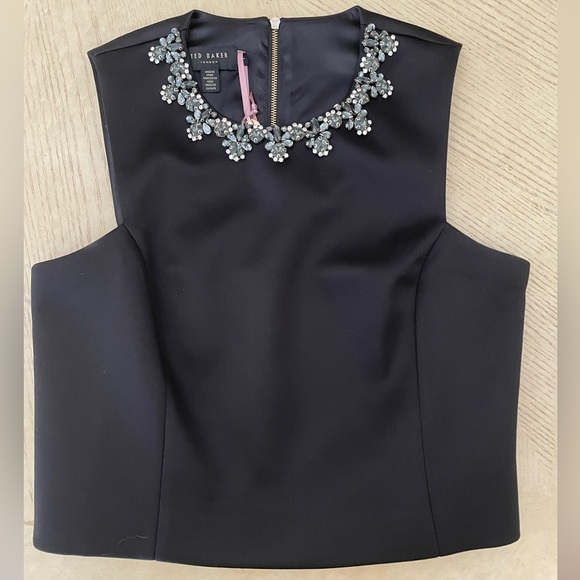 Stunning cropped Ted Baker blouse with rhinestones. - Picture 1 of 4